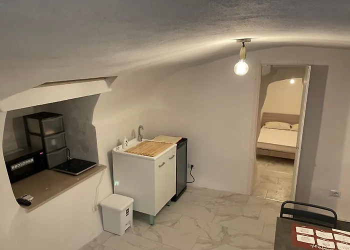 Mory&clary Cave Palese Airport * バーリ