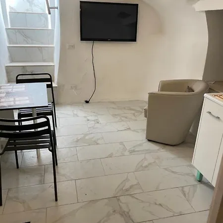 לינה וארוחת בוקר Mory&clary Cave Palese Airport בארי