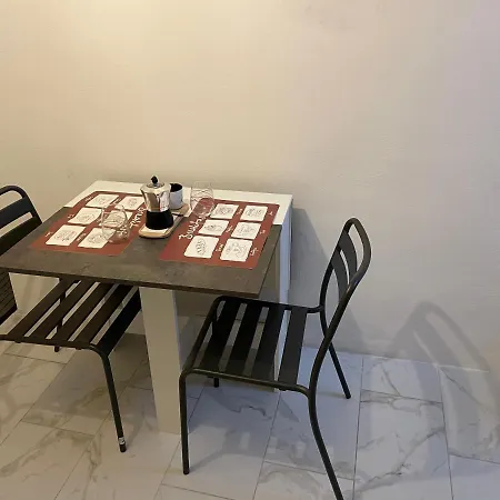 לינה וארוחת בוקר Mory&clary Cave Palese Airport *