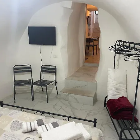 Mory&clary Cave Palese Airport *