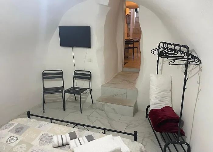 Mory&clary Cave Palese Airport *